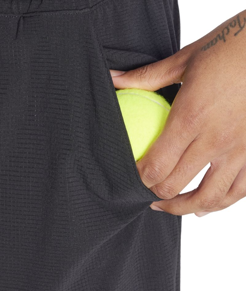 IQ4736_9_APPAREL_On-Model_Detail-View-1_whitecDLpPjl4rnOGu