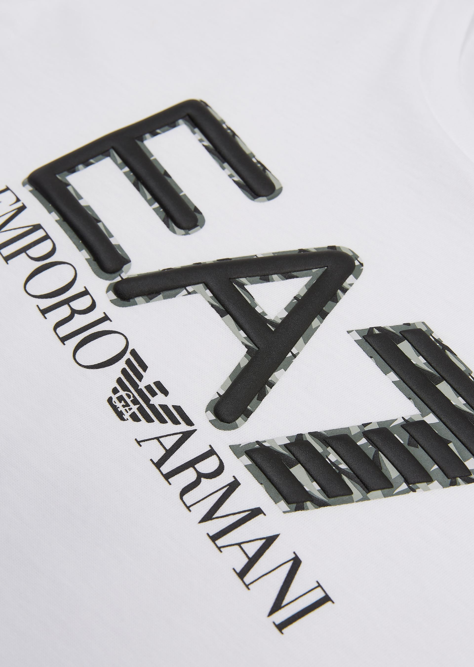 ST77808_4vmKvH1nscrpEI