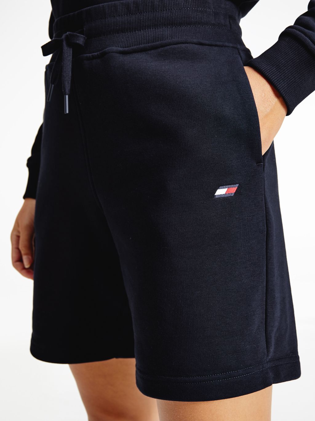 Tommy-Hilfig_SP2022_DW5_S10S101310DW5_4