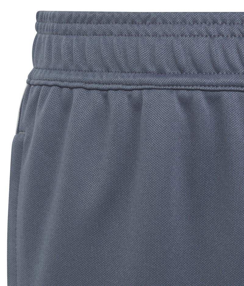 IB8481_4_APPAREL_Photography_Detail-View-1_white