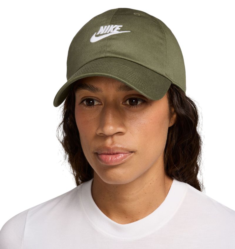 Nike Club Unstructured Futura Wash - medium olive/white