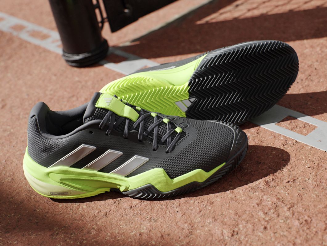 IH2560_21_FOOTWEAR_Photography_HeroMrktng-View-8