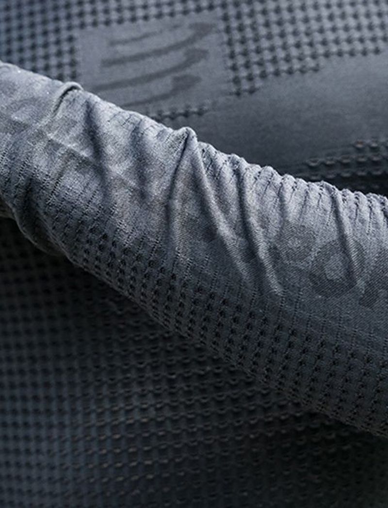 on-off-base-layer-ls-top-m-black