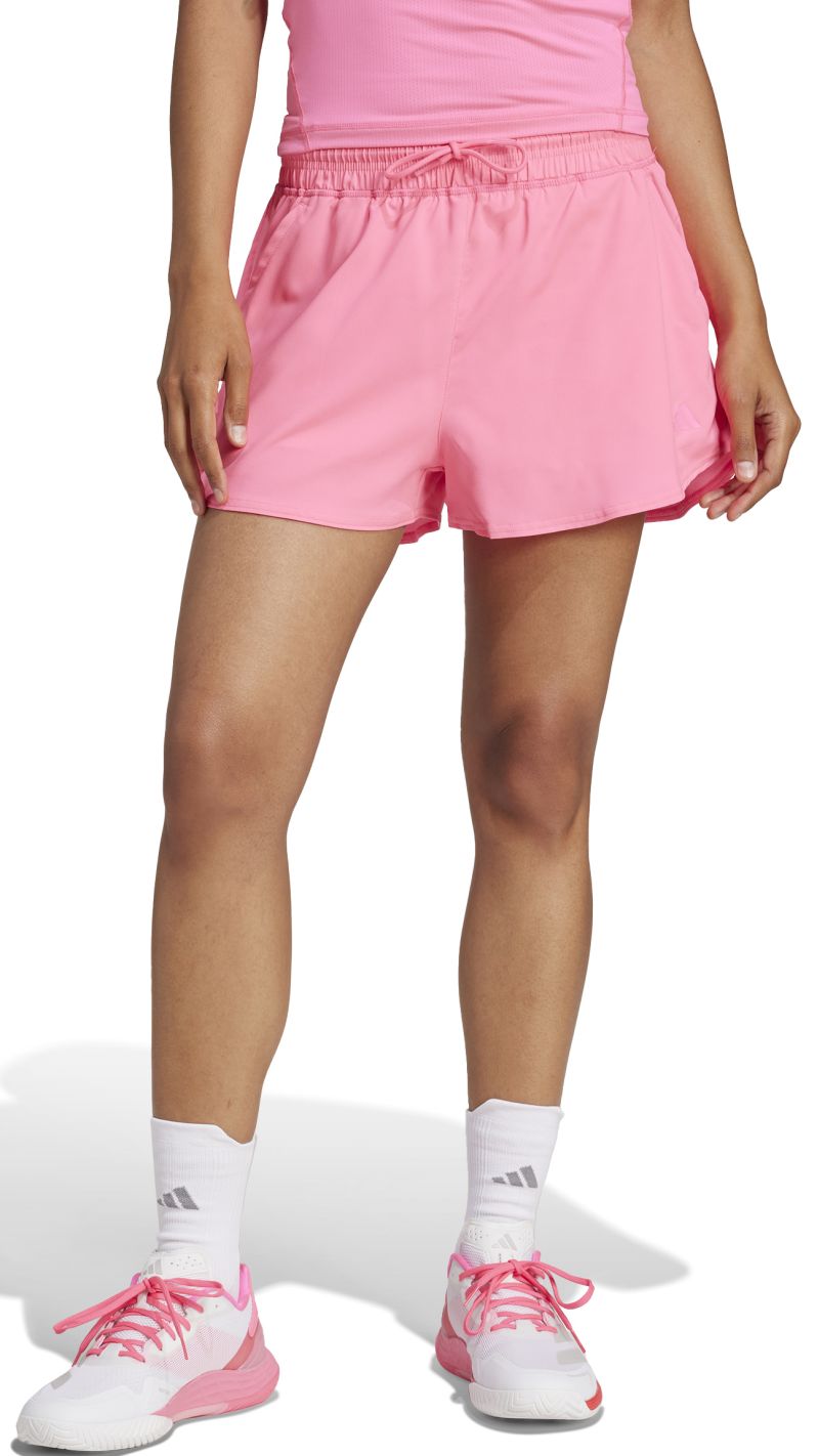 JH3367_4_APPAREL_On-Model_Standard-View_white