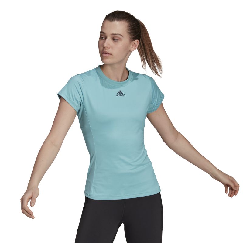 H38843_APP_on-model_standard_white