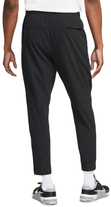 AURORA_FB7548-010_PHSFM001-2000-Photoroom Nike Unlimited Dri-Fit Zippered Cuff Versatile