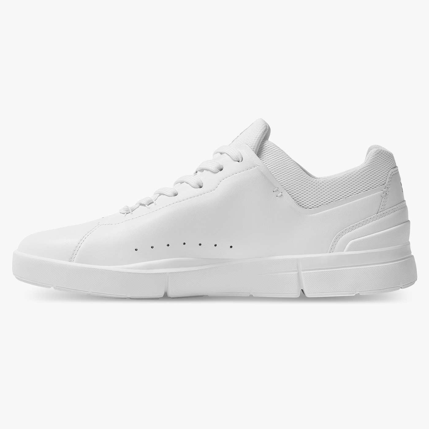 ON The Roger Advantage Women - all white