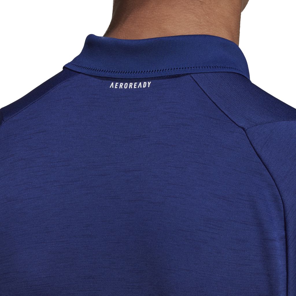 GT7847_APP_on-model_detail-2_white