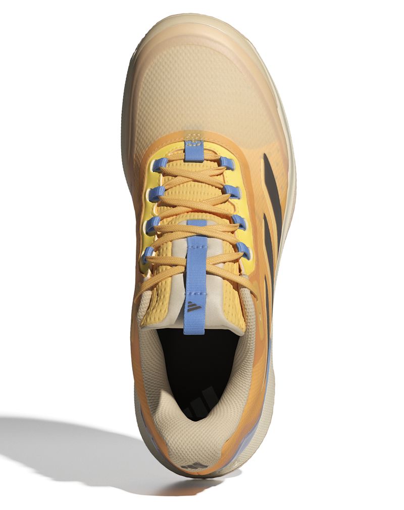 IF0403_3_FOOTWEAR_Photography_Top-Portrait-View_white