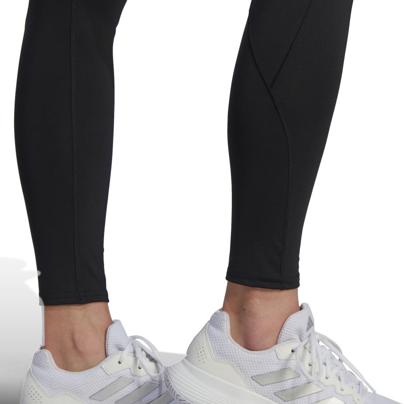 HU1820_7_APPAREL_On-Model_Detail-View-2_white