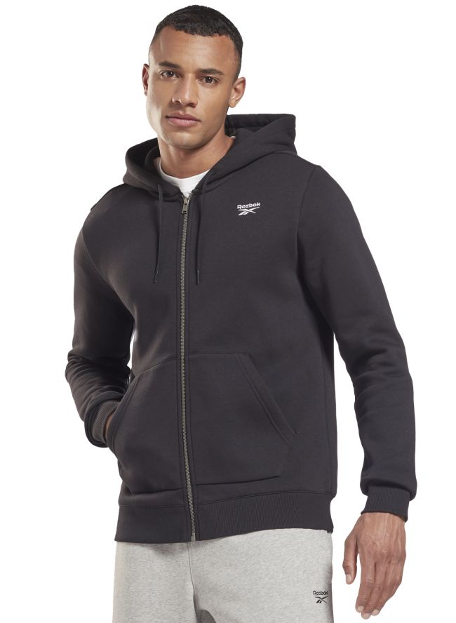 GR9206_APP_on-model_standard_white