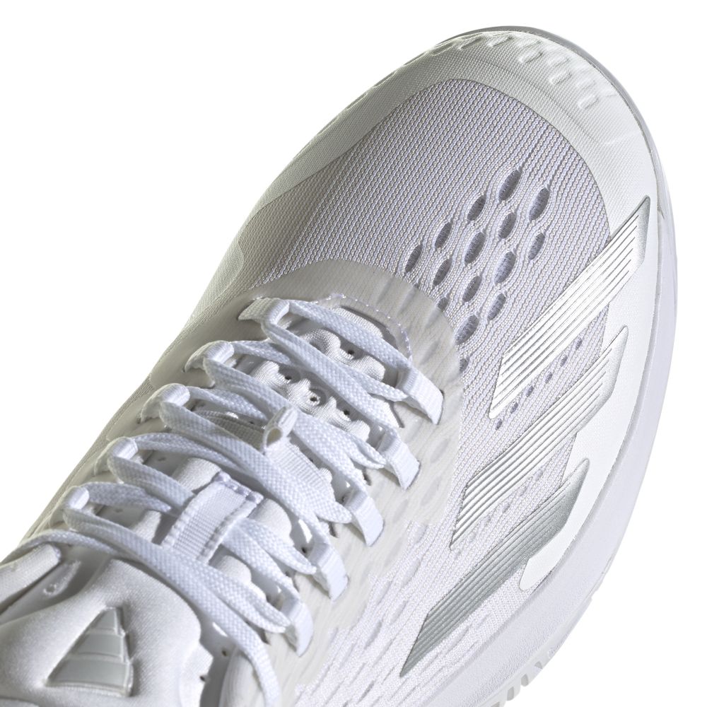 IG9516_8_FOOTWEAR_Photography_Detail-View-1_white
