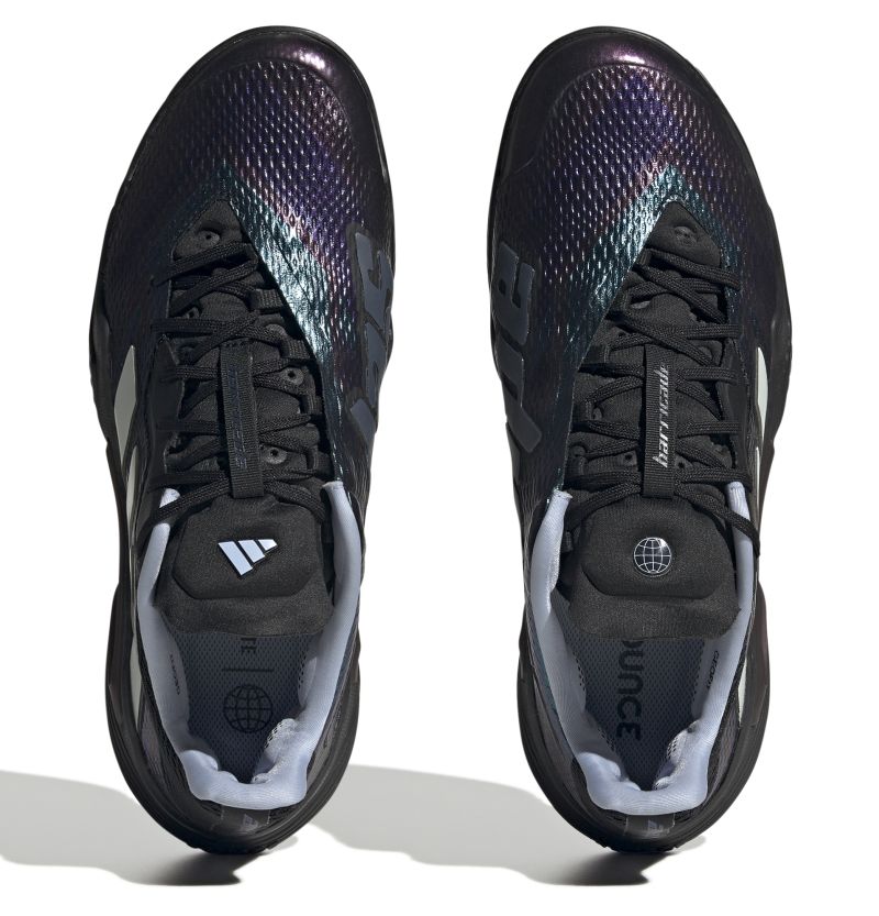 HQ8415_3_FOOTWEAR_Photography_Top-Portrait-View_white