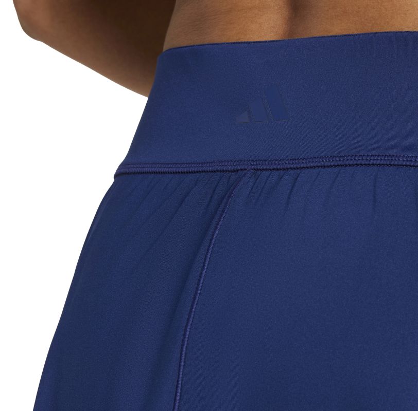 JG3620_8_APPAREL_On-Model_Detail-View-2_white