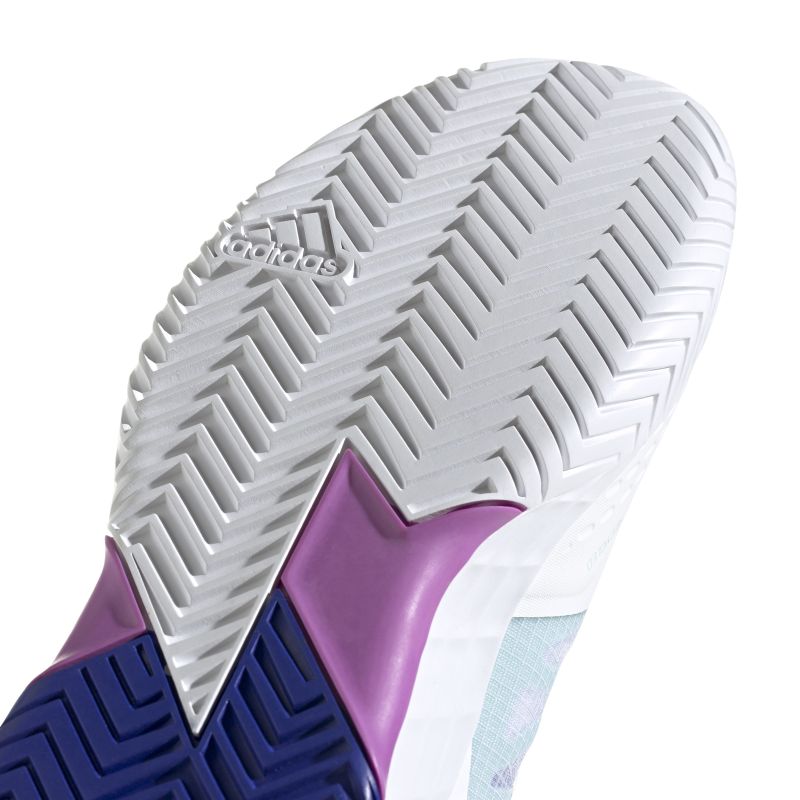 IF9134_8_FOOTWEAR_Photography_Detail-View-1_white