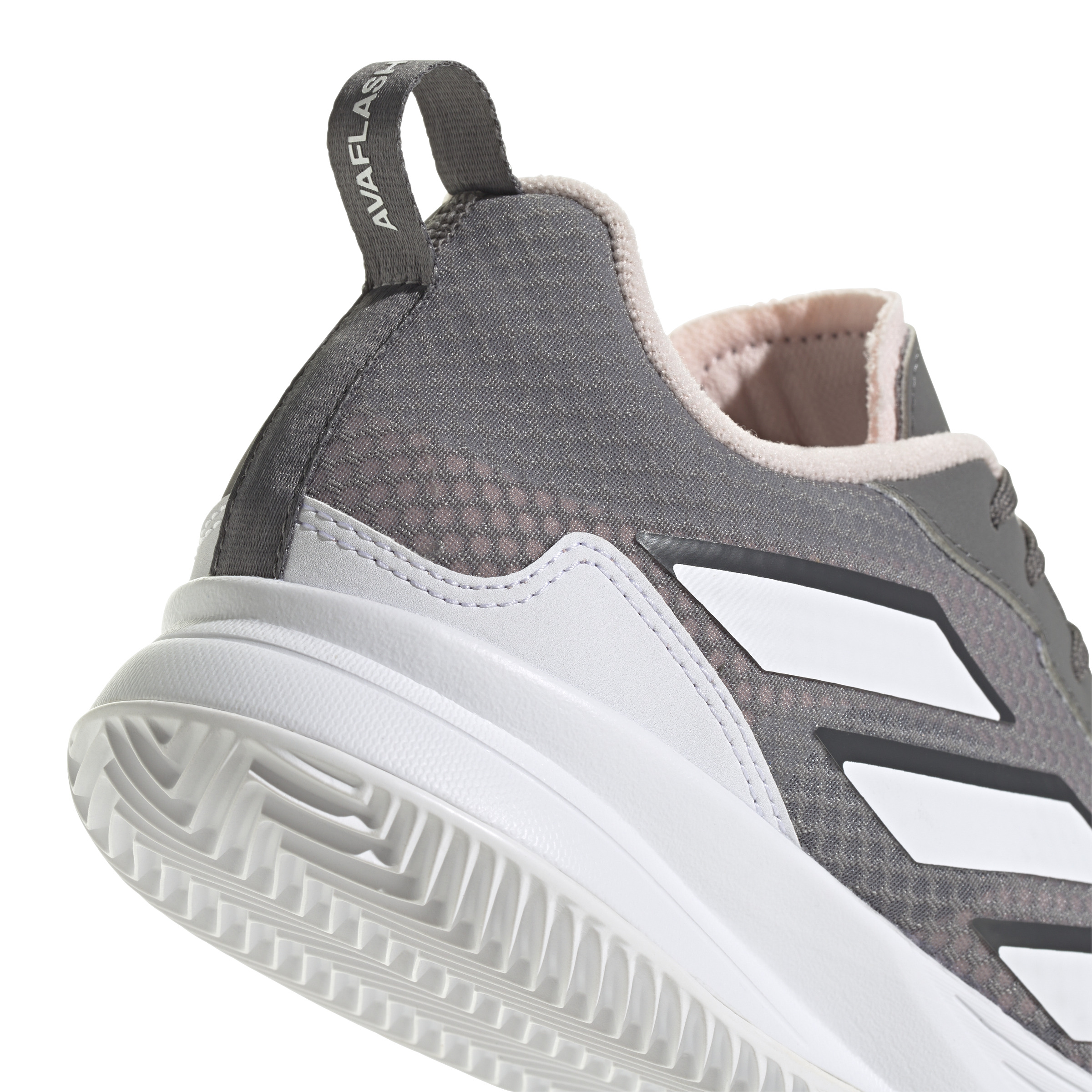 IH0186_8_FOOTWEAR_Photography_Detail-View-1_white