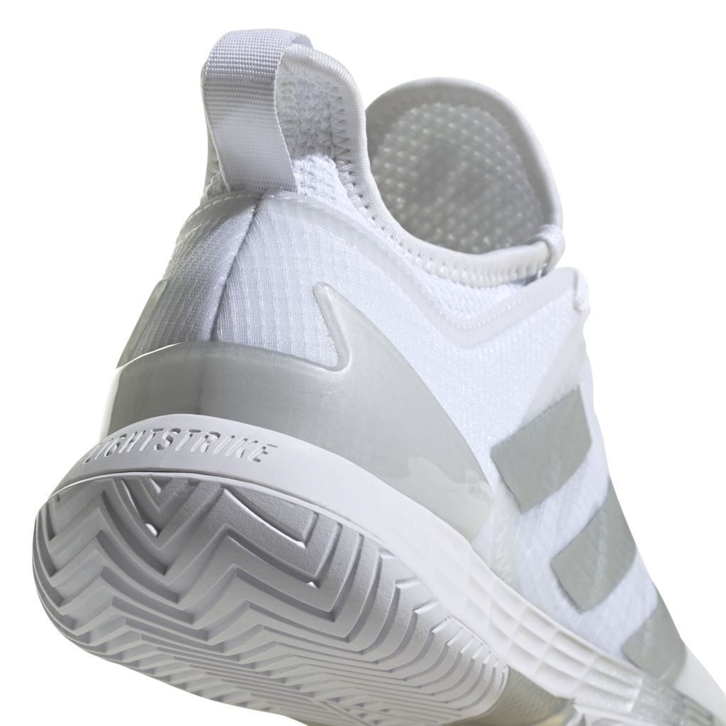 GW2513_9_FOOTWEAR_Photography_Detail-View-2_white