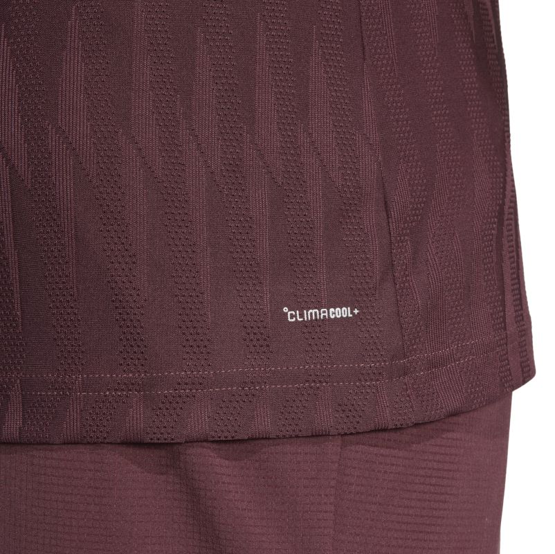 JF8460_8_APPAREL_On-Model_Detail-View-2_white