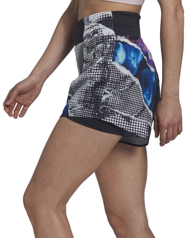 HG6425_5_APPAREL_On-Model_Side-View_white