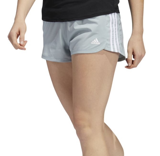 HD9587_APP_on-model_standard_white