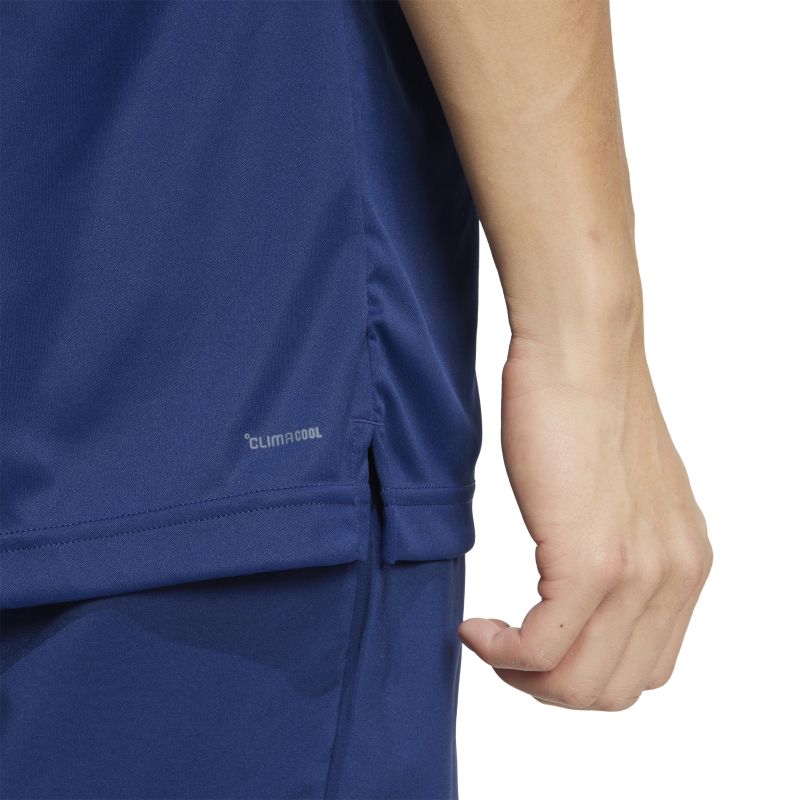 JN5730_9_APPAREL_On-Model_Detail-View-2_white