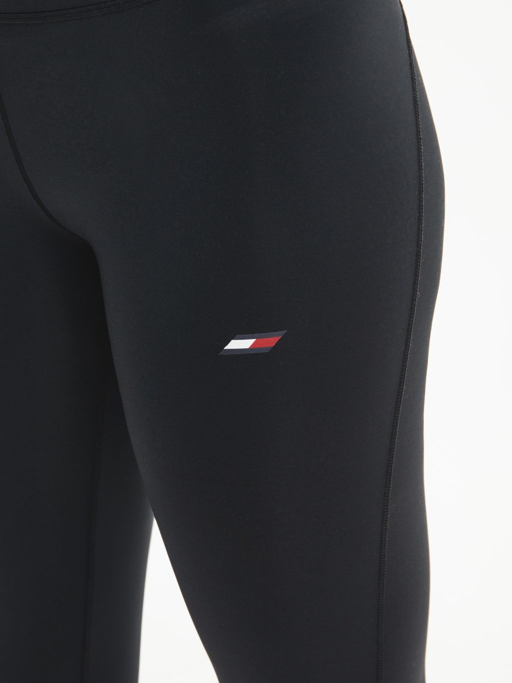 Tommy-Hilfig_SP2022_BDS_S10S100947BDS_4