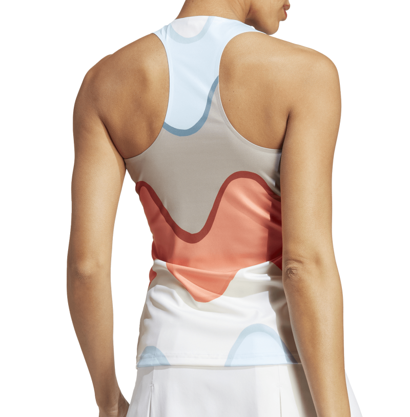 HU1803_5_APPAREL_On-Model_Back-View_white