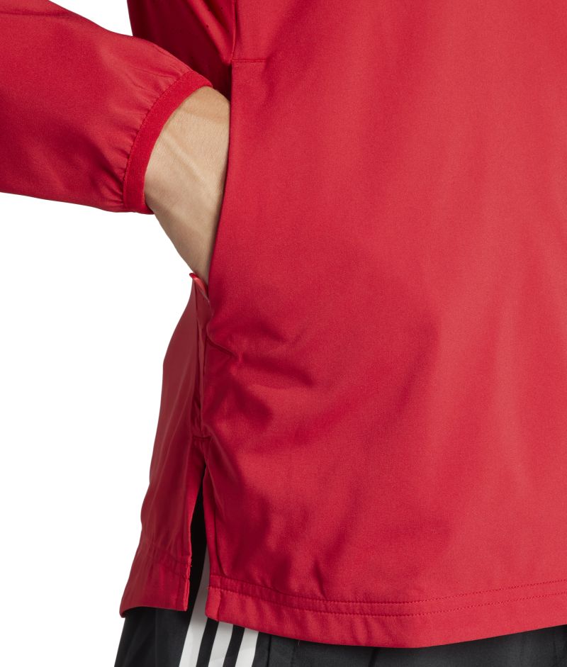 IT1825_8_APPAREL_On-Model_Detail-View-2_white