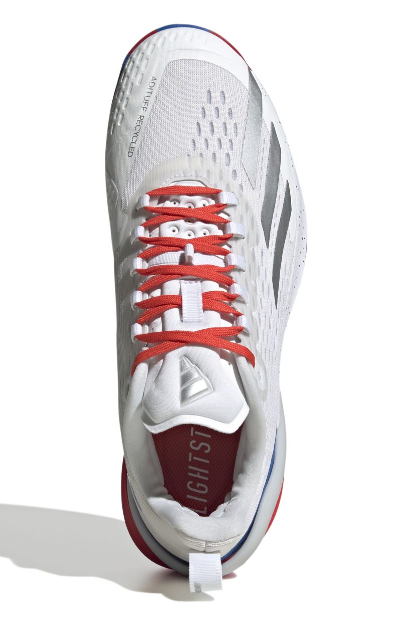 IG9513_3_FOOTWEAR_Photography_Top-Portrait-View_white
