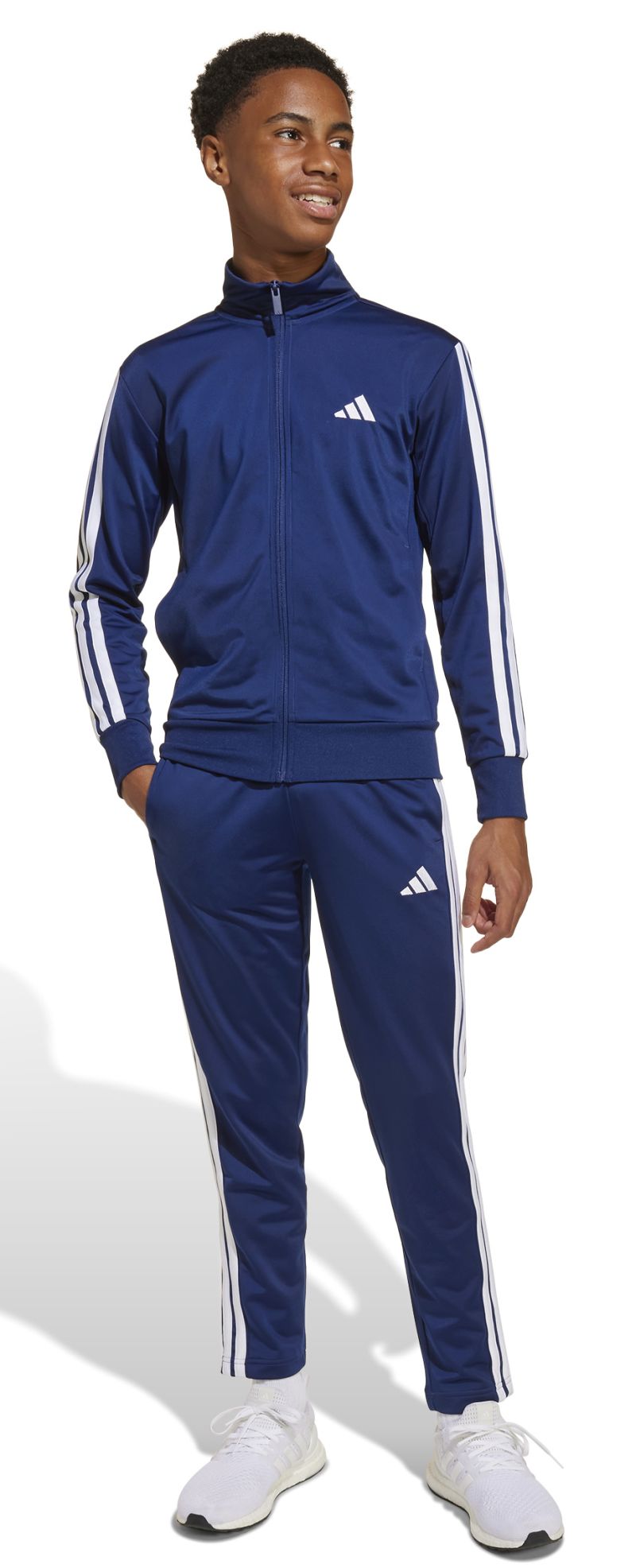 JL6890_4_APPAREL_On-Model_Standard-View_white