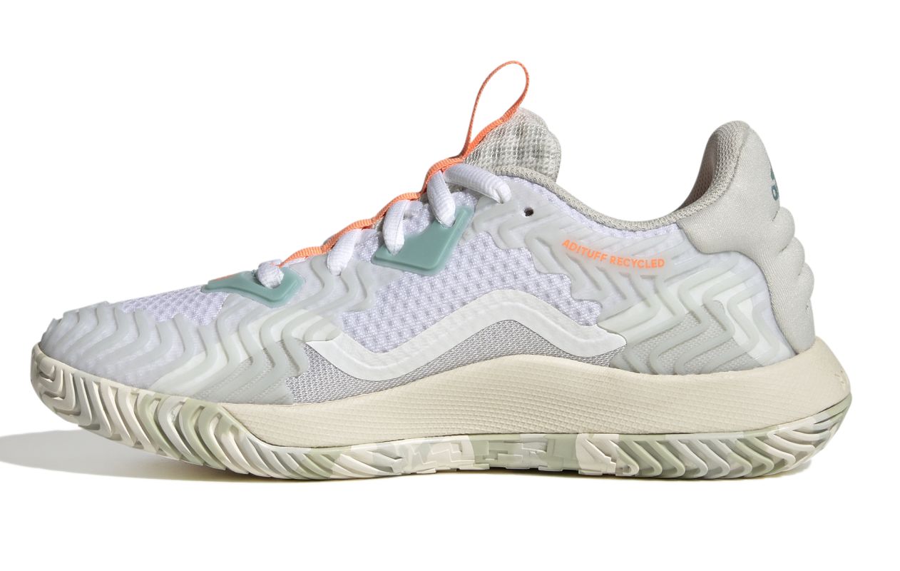 GY7001_5_FOOTWEAR_Photography_Side-Medial-Center-View_white