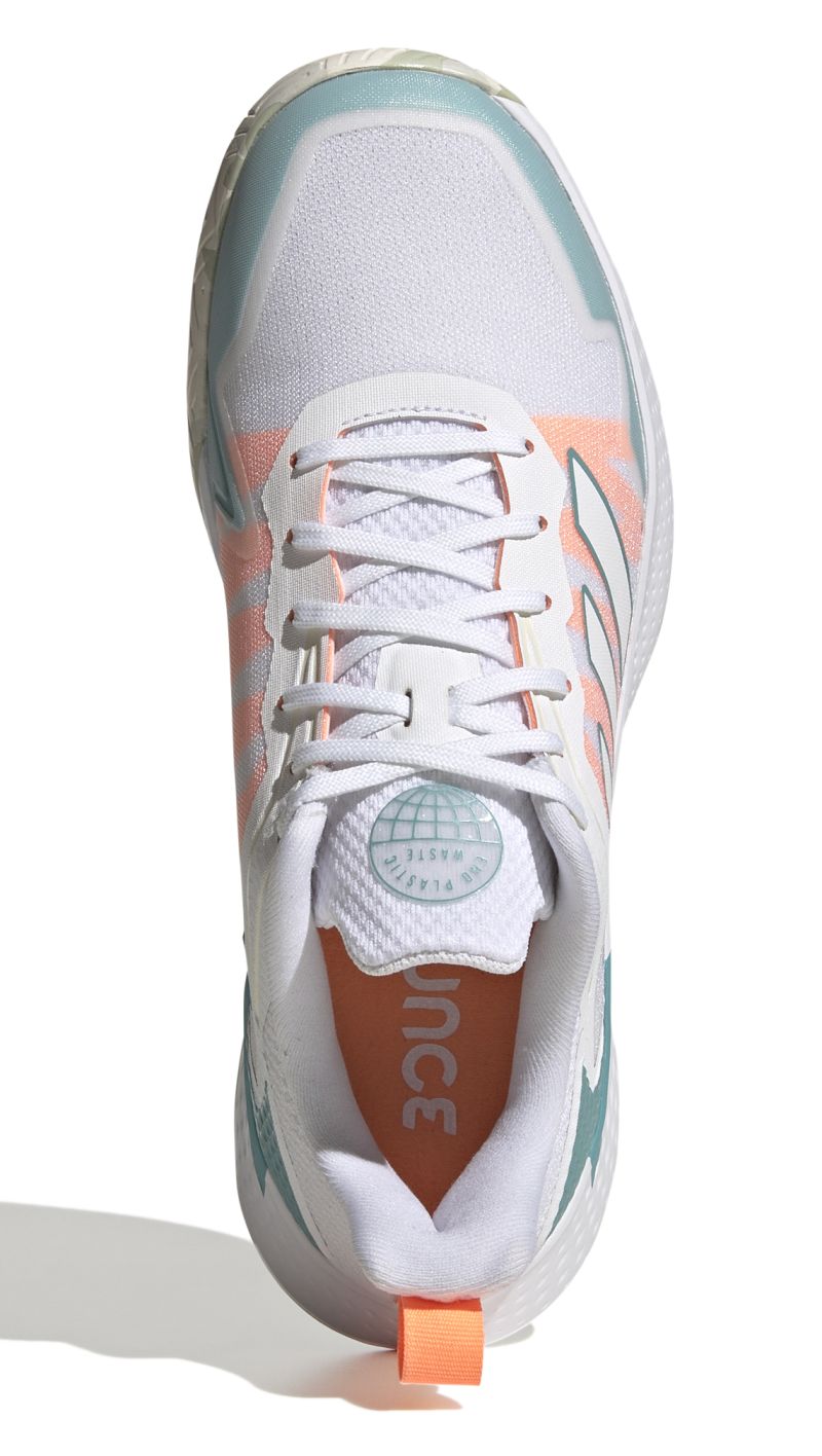 GV9528_3_FOOTWEAR_Photography_Top-Portrait-View_white