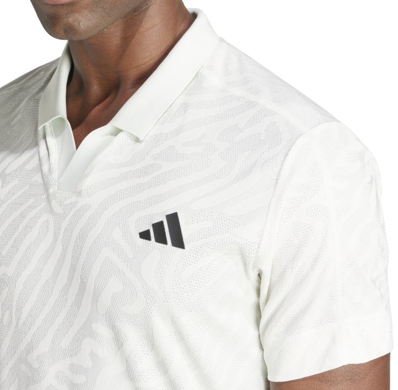 IL7383_9_APPAREL_On-Model_Detail-View-2_white