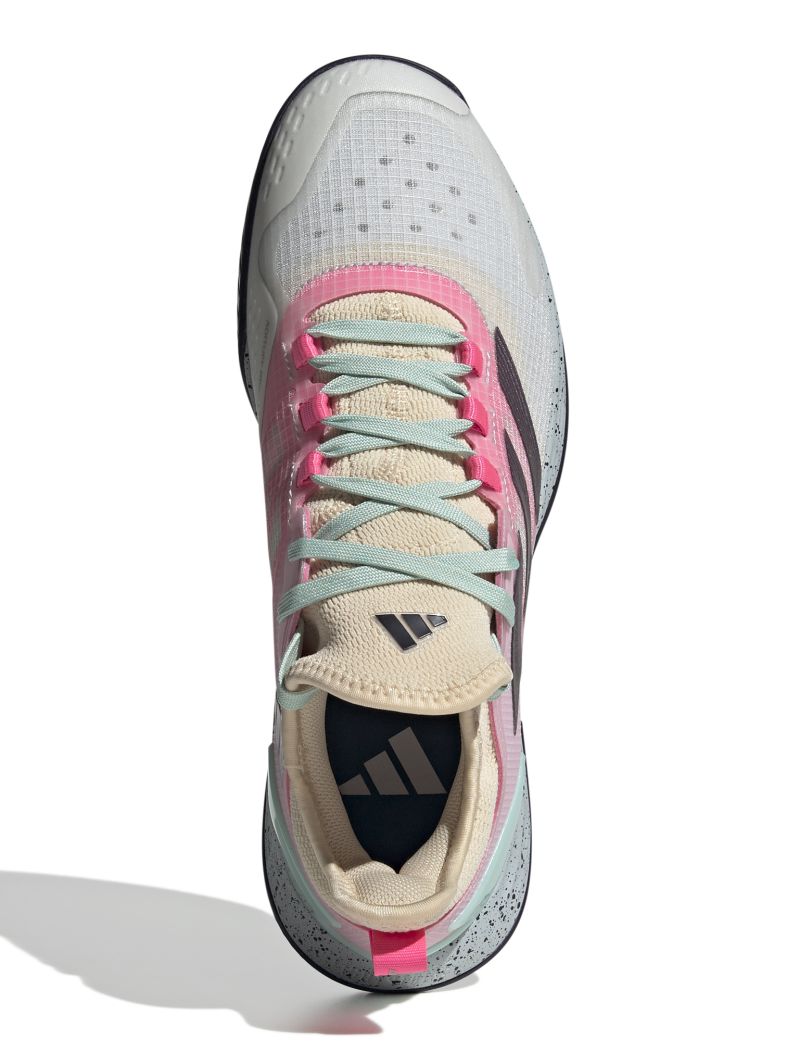 IF0445_3_FOOTWEAR_Photography_Top-Portrait-View_white