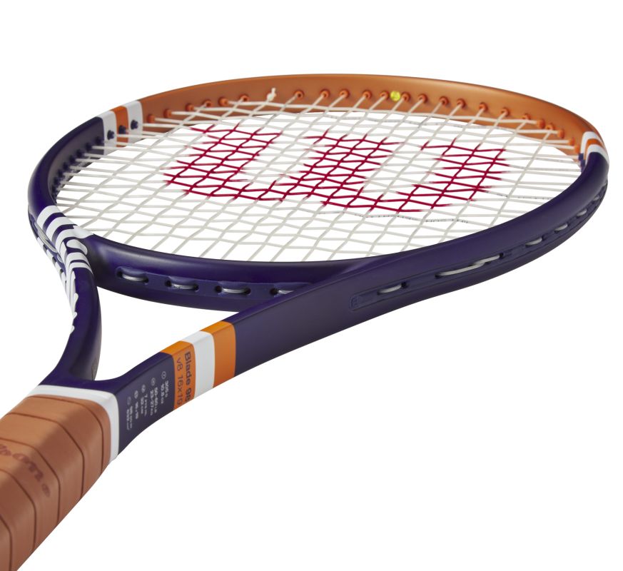 WR127911U_4_Blade_98_16x19_v8_Roland_Garros_BU-png-high-res