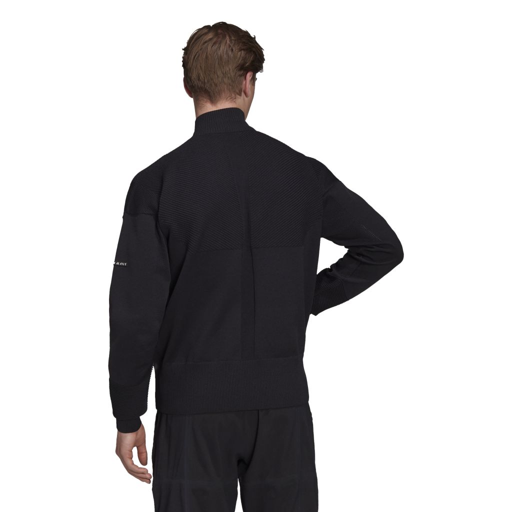 H31381_APP_on-model_back_white