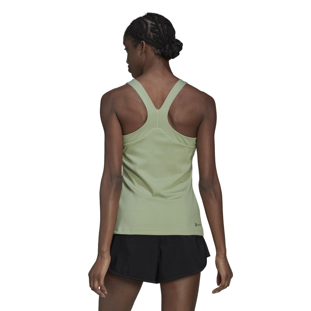 HF0841_5_APPAREL_On-Model_Back-View_white