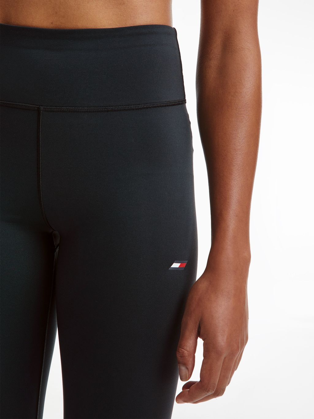 Tommy-Hilfig_SP2022_BDS_S10S101024BDS_4