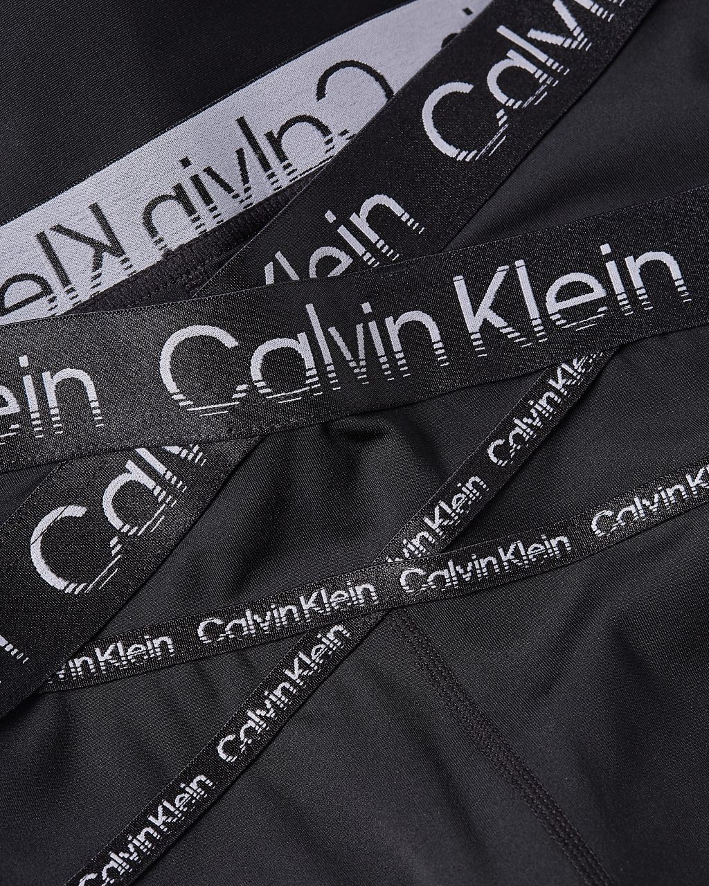 Calvin-Klein_SP2022_BAE_00GWS2L616BAE_3