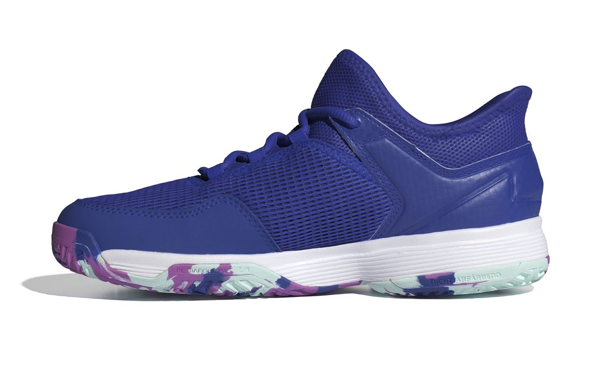 IF9103_5_FOOTWEAR_Photography_Side-Medial-Center-View_white