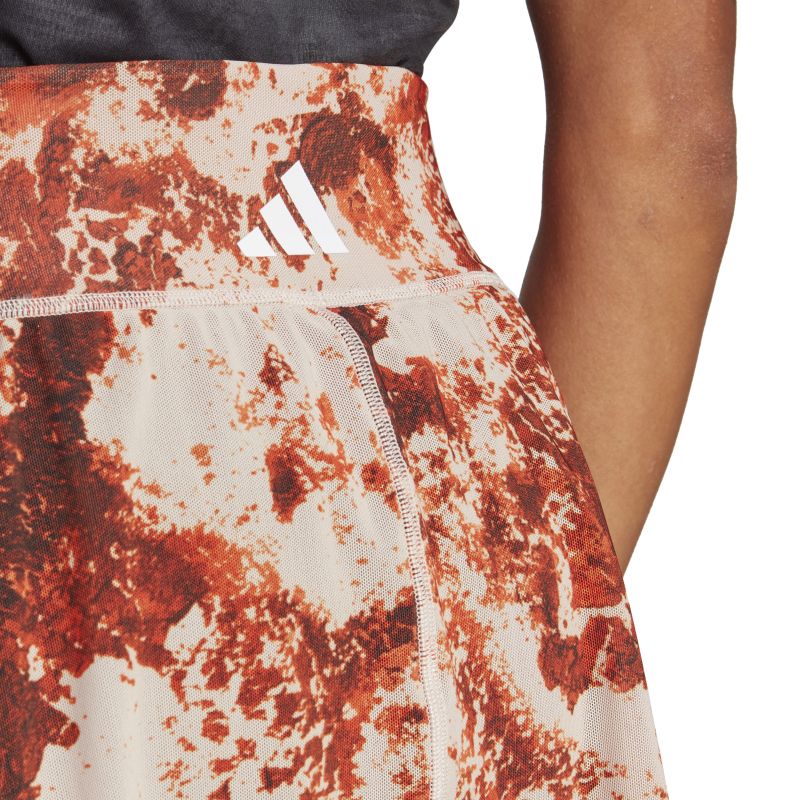 HZ8722_10_APPAREL_On-Model_Detail-View-3_white