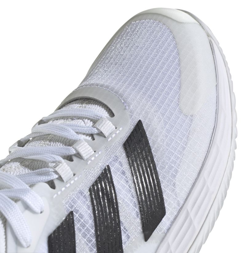 IF2985_8_FOOTWEAR_Photography_Detail-View-1_white