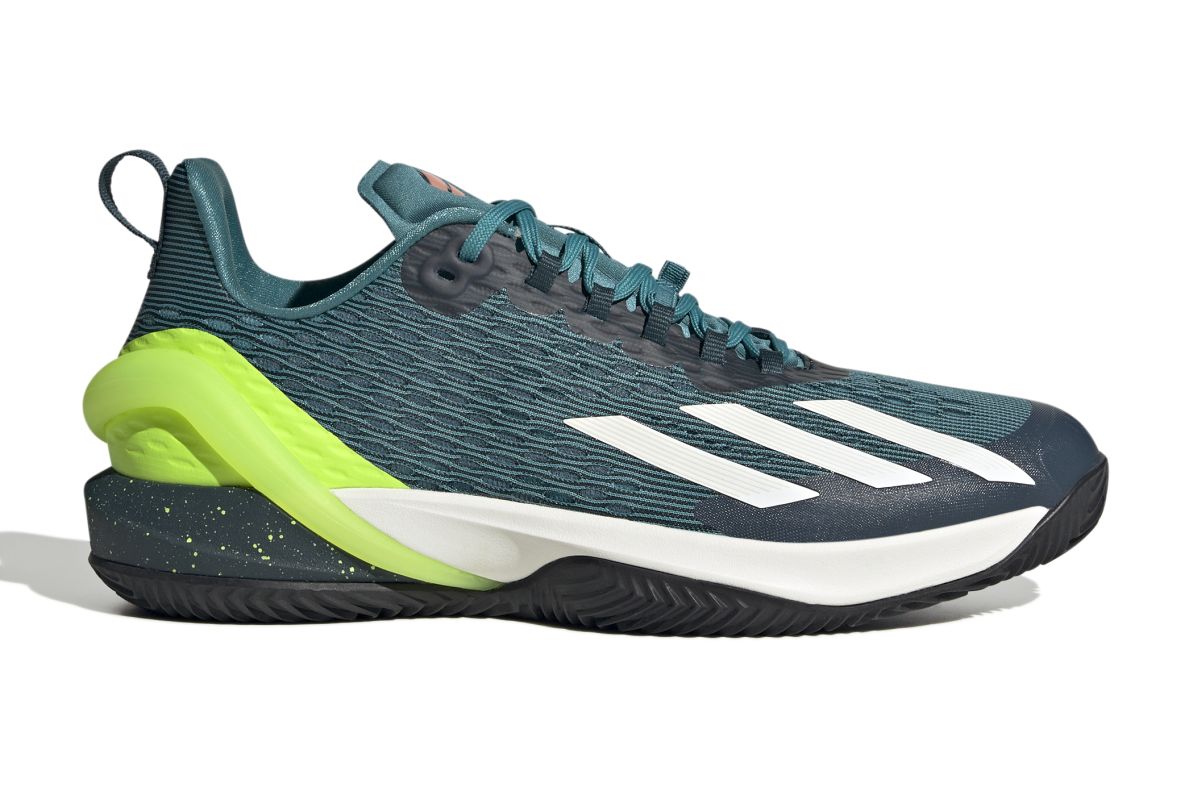IG9518_1_FOOTWEAR_Photography_Side-Lateral-Center-View_white