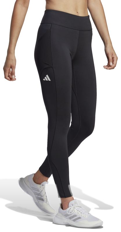 HU1820_5_APPAREL_On-Model_Walking-View_white