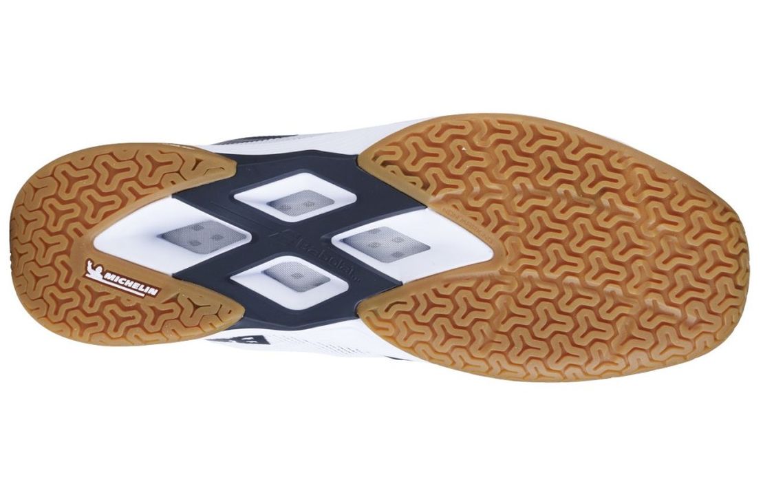 babolat-shadow-spirit-2-men-white-black-4