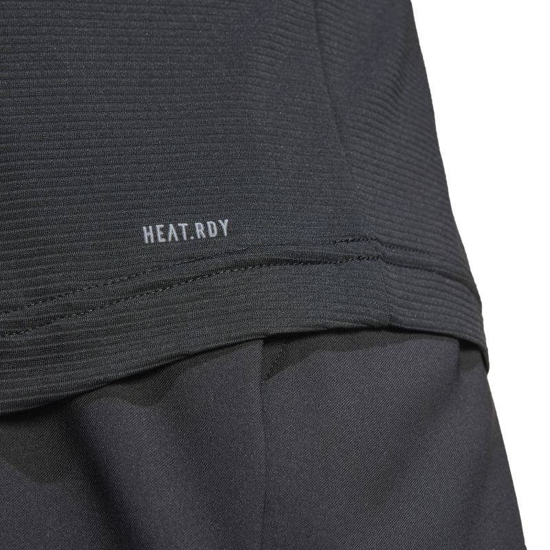 IS8972_9_APPAREL_On-Model_Detail-View-2_white