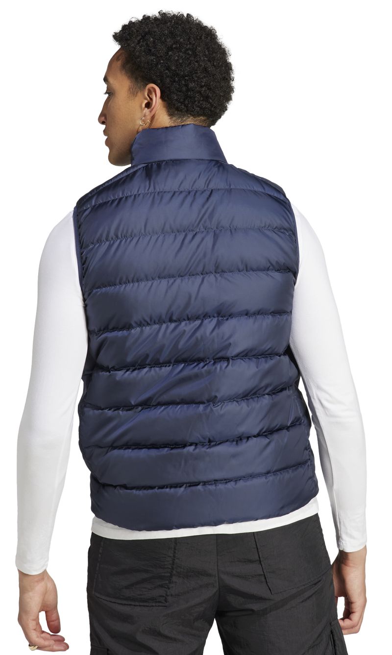 IK3210_5_APPAREL_On-Model_Back-View_white