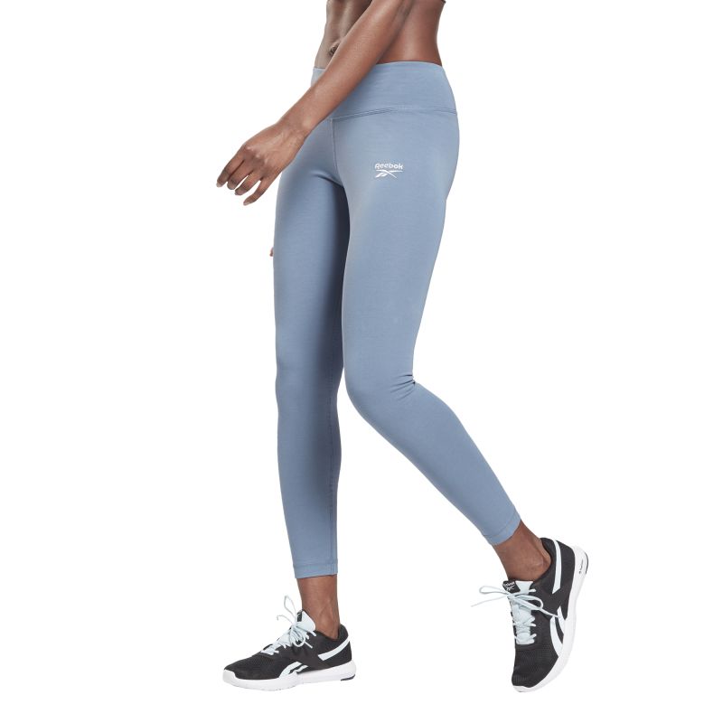 GR9407_APP_on-model_standard_white