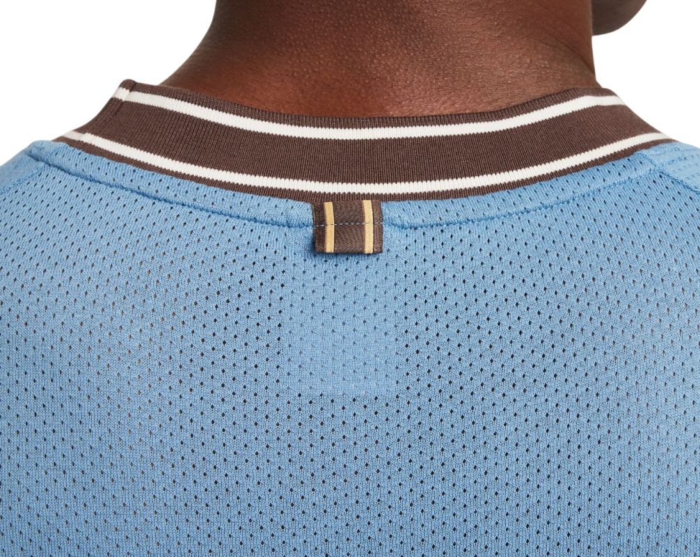 AURORA_FN0318-429_PHSYM003-2000-Photoroom