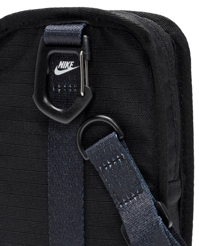 NIKE-CLUB-PHONE-PACK-Photoroom